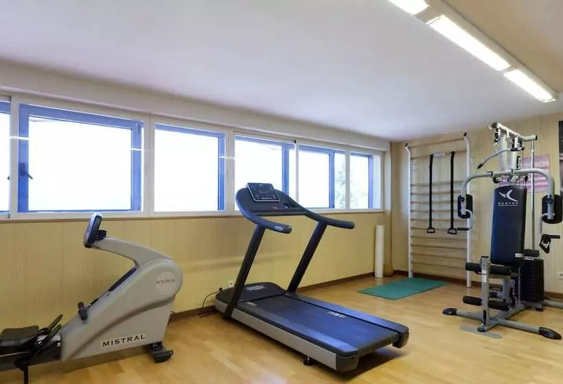 هتل Ciudad De Burgos