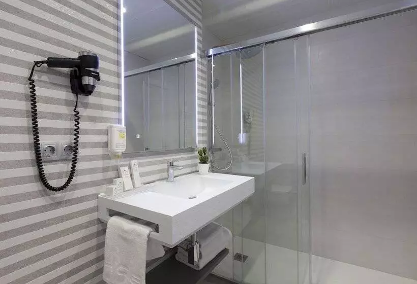 هتل Ciudad De Burgos