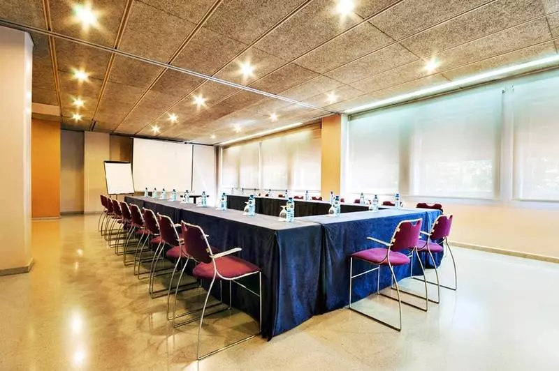 Отель Granollers