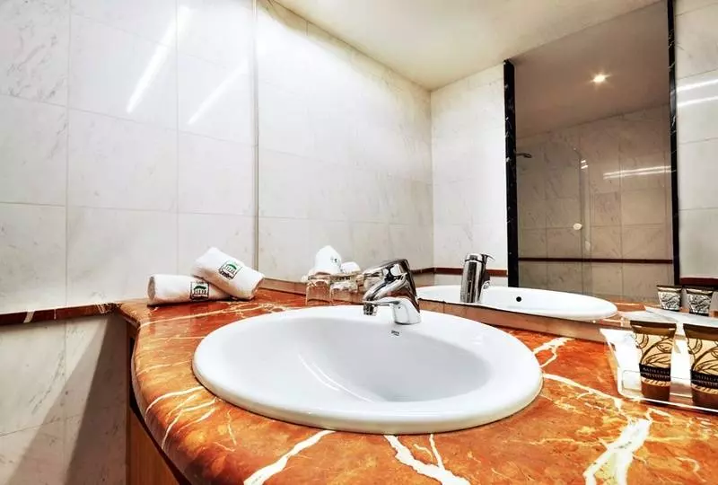 Отель Granollers