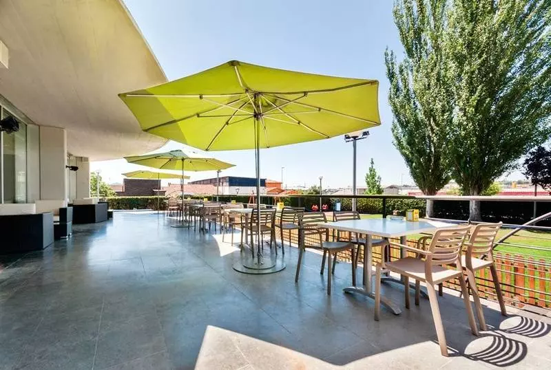 Отель Granollers