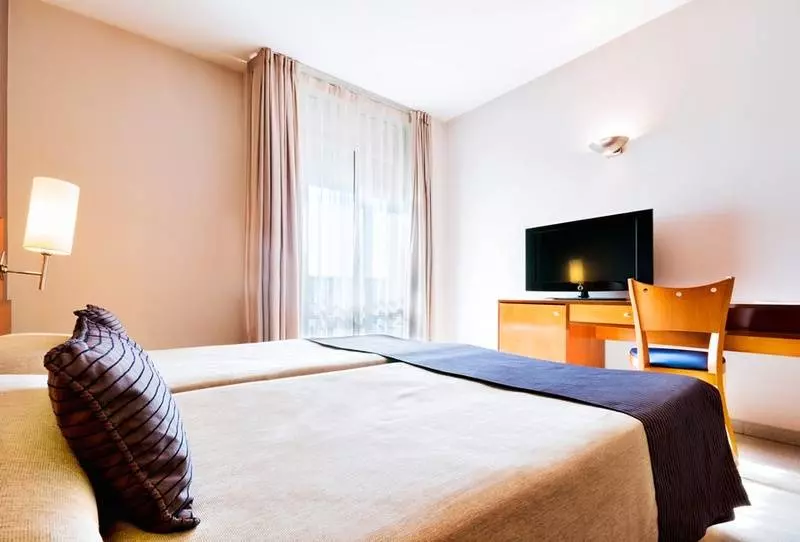 Отель Granollers