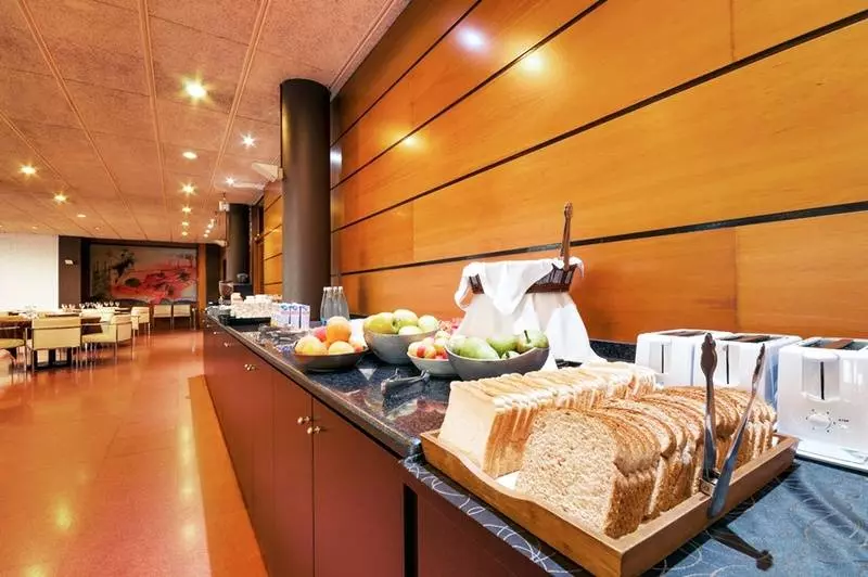 Отель Granollers