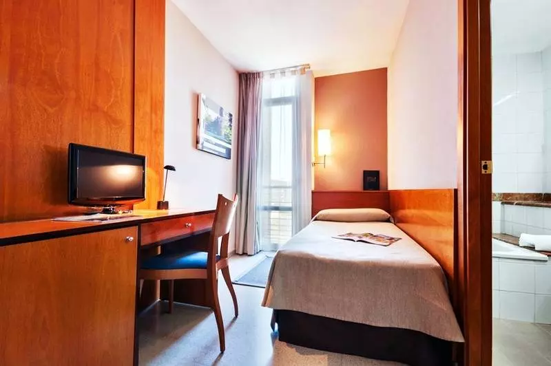 Отель Granollers