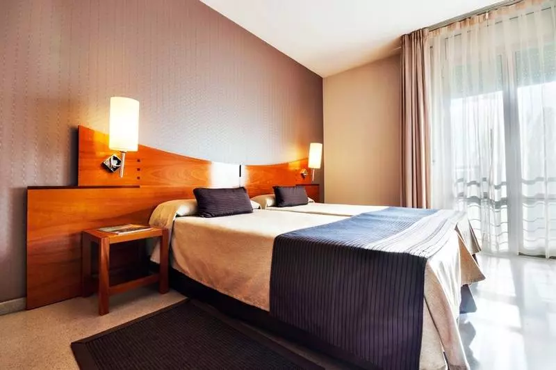 Отель Granollers