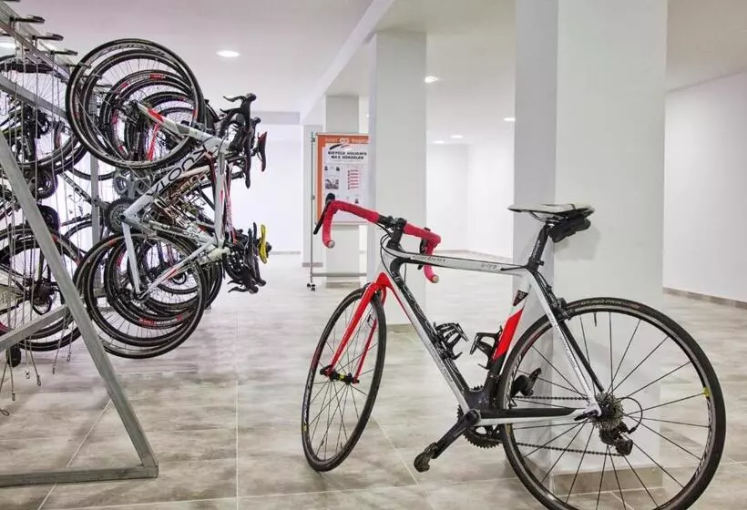 Отель HM Tropical