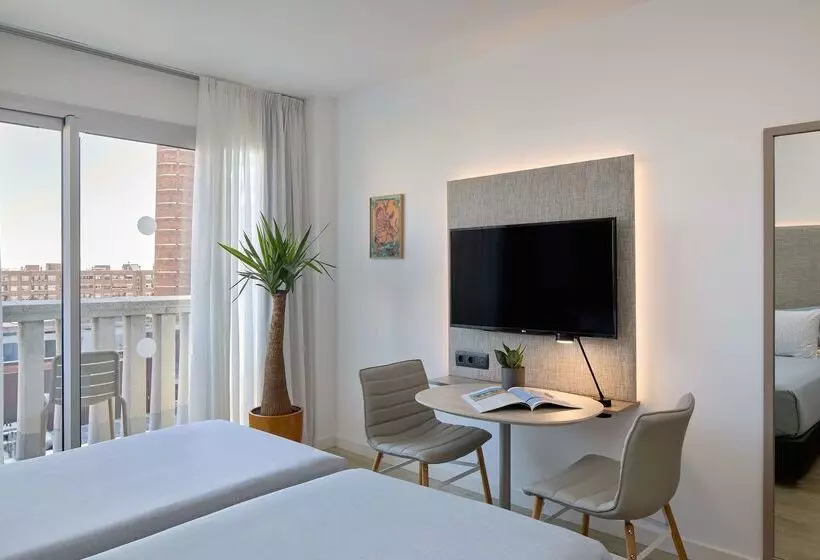 Отель Innside By Meliá Barcelona Apolo