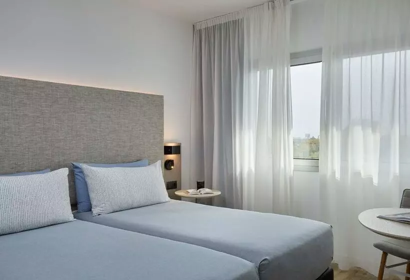 Отель Innside By Meliá Barcelona Apolo