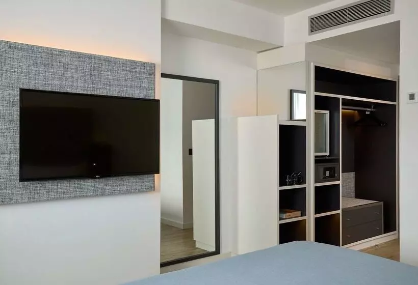 Отель Innside By Meliá Barcelona Apolo