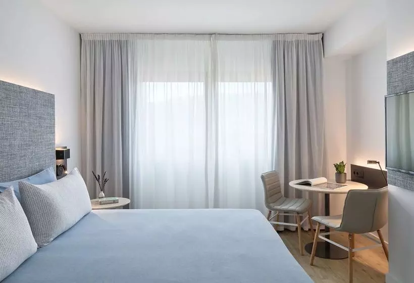 Отель Innside By Meliá Barcelona Apolo