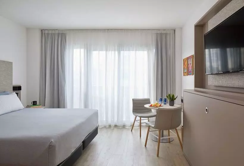 Отель Innside By Meliá Barcelona Apolo