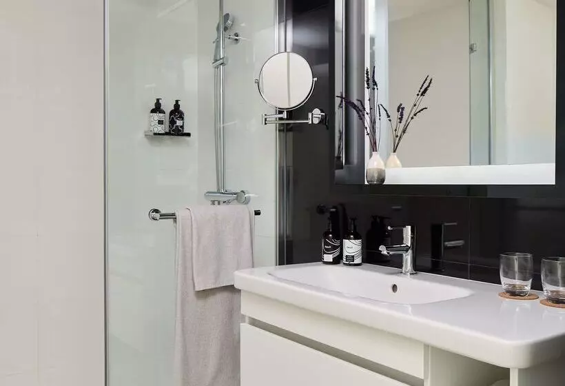 Отель Innside By Meliá Barcelona Apolo