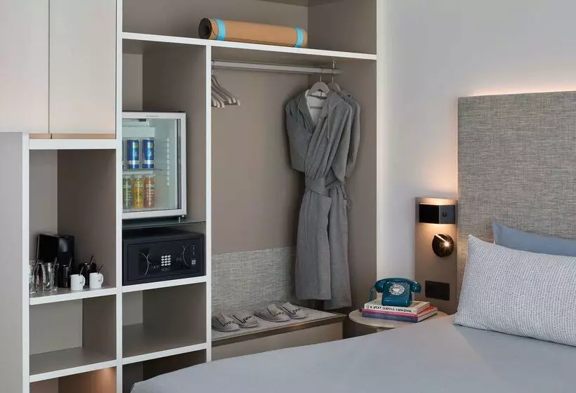 Отель Innside By Meliá Barcelona Apolo