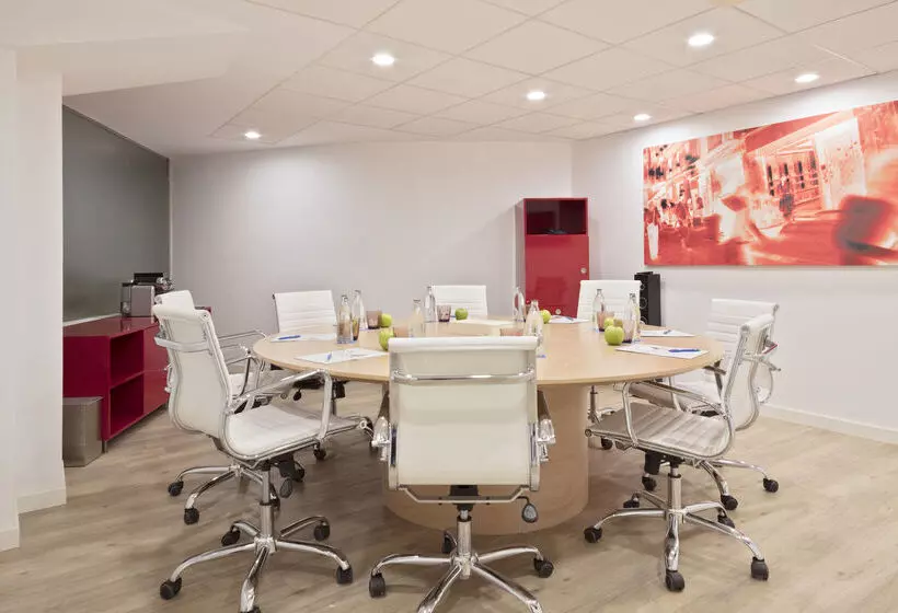 Отель Innside By Meliá Barcelona Apolo