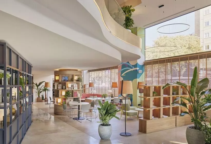 Отель Innside By Meliá Barcelona Apolo