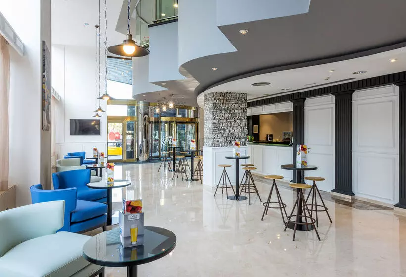 Отель Innside By Meliá Barcelona Apolo