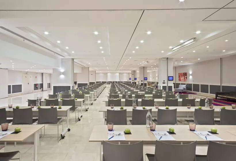 Отель Innside By Meliá Barcelona Apolo