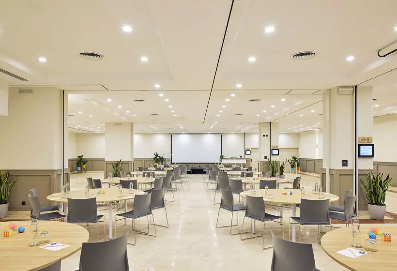 Отель Innside By Meliá Barcelona Apolo