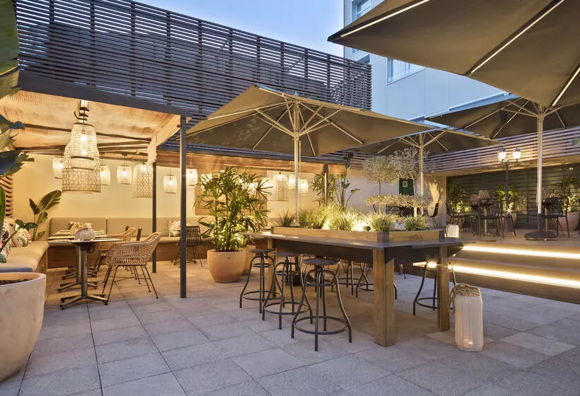 Отель Innside By Meliá Barcelona Apolo