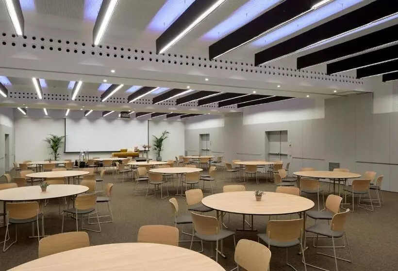 בית מלון כפרי Me Barcelona