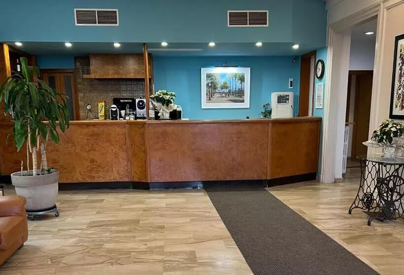 Отель Miramar Badalona