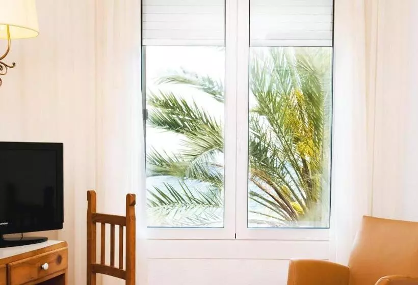 Отель Miramar Badalona