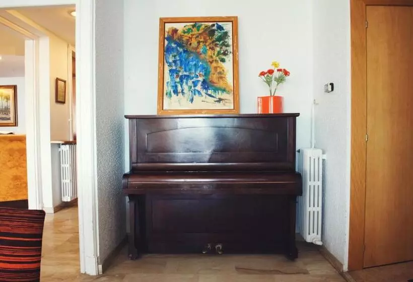 Отель Miramar Badalona