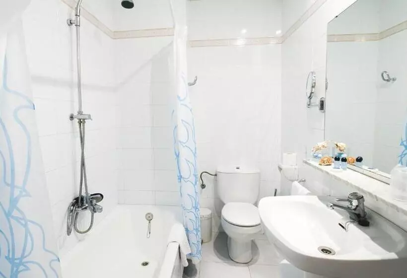 Отель Miramar Badalona