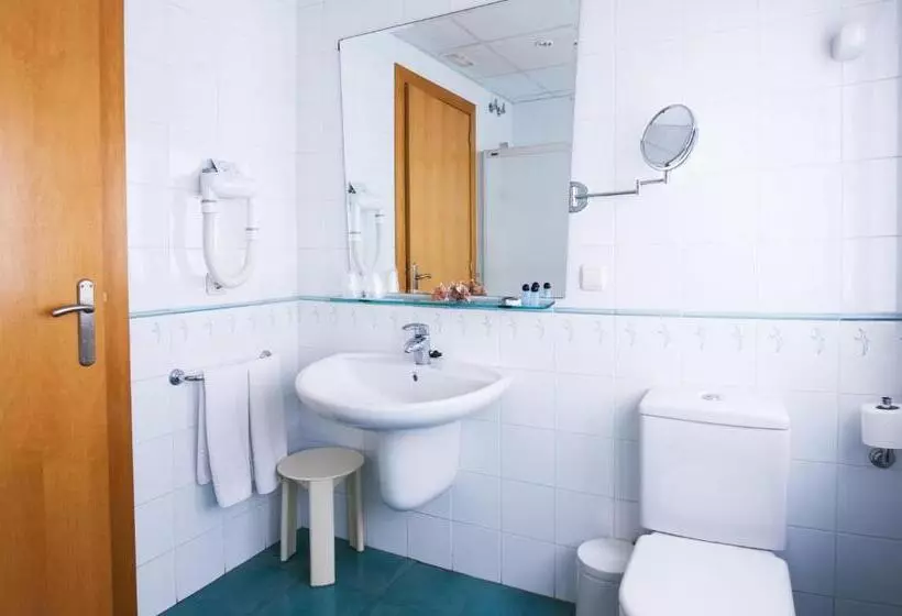 Отель Miramar Badalona