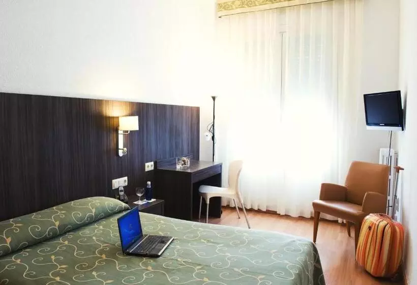 Отель Miramar Badalona