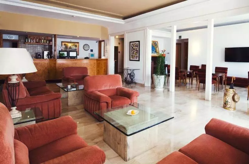 Отель Miramar Badalona