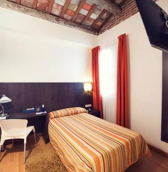 Отель Miramar Badalona