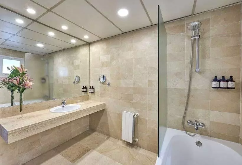 호텔 NH Barcelona Eixample