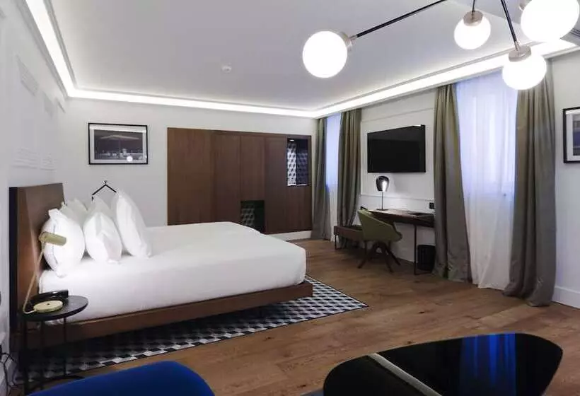 فندق One Shot Palacio Reina Victoria 04