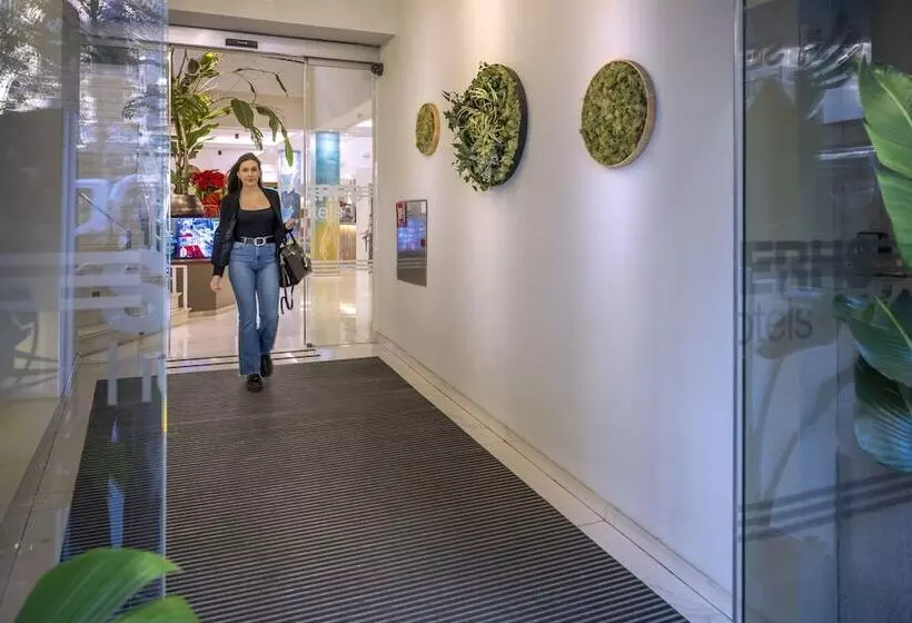 Отель Serhs Rivoli Rambla