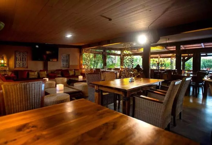 Chillout Hotel Tres Mares