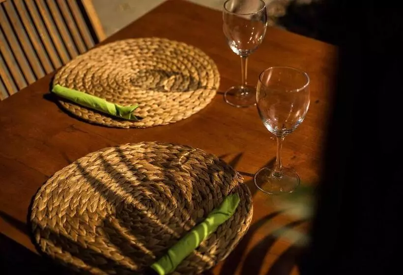 Chillout Hotel Tres Mares