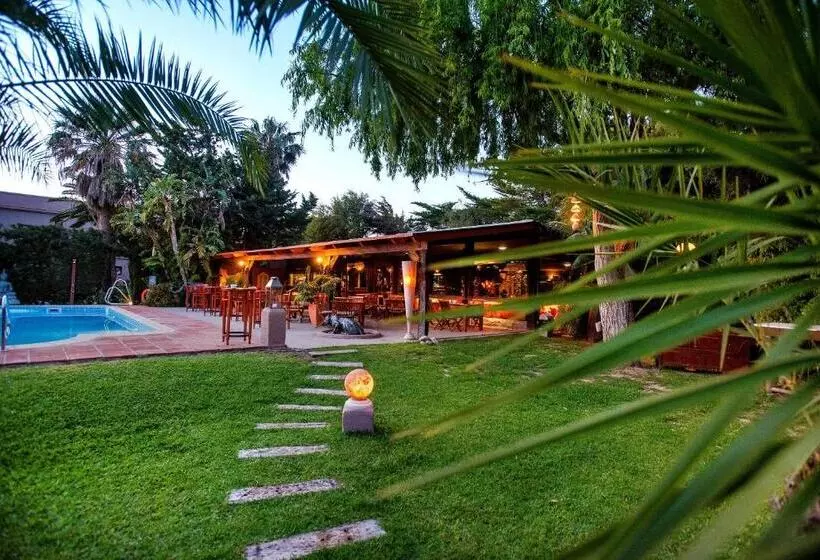 Chillout Hotel Tres Mares