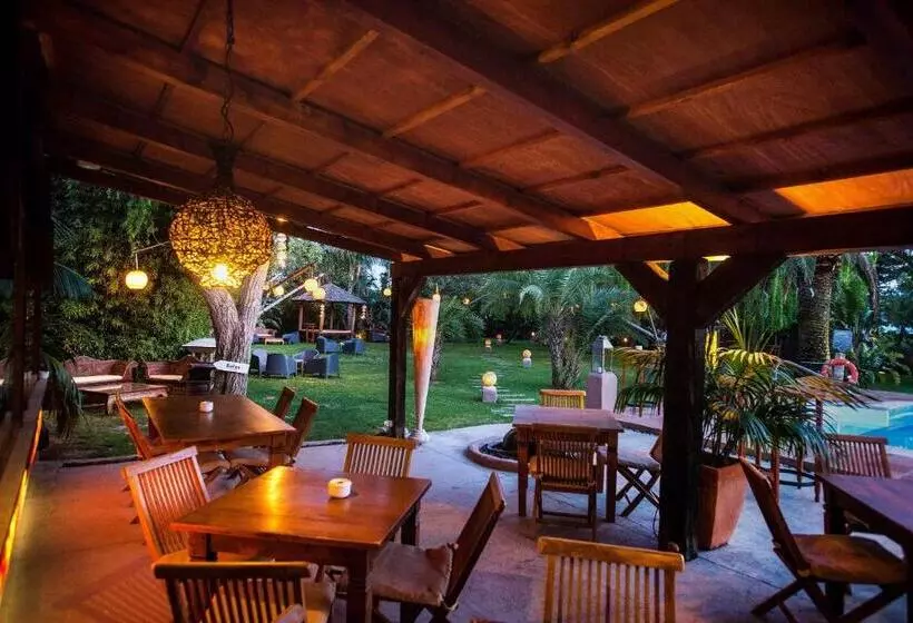 Chillout Hotel Tres Mares