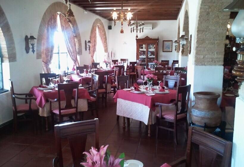 ホテル Castillo De Montemayor