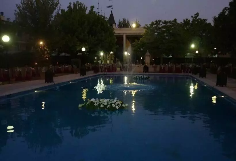 Отель Castillo De Montemayor