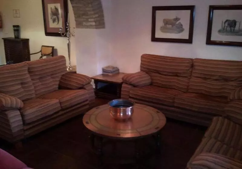 Отель Castillo De Montemayor