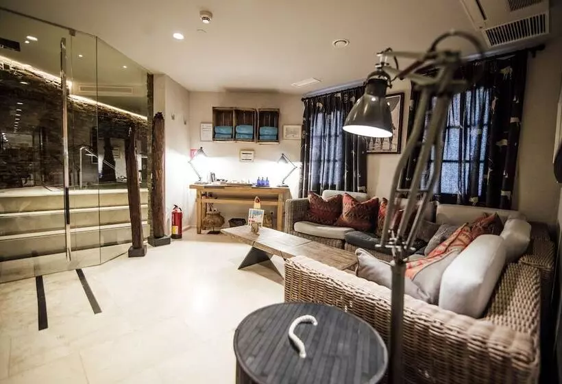 Отель El Lodge, Ski & Spa