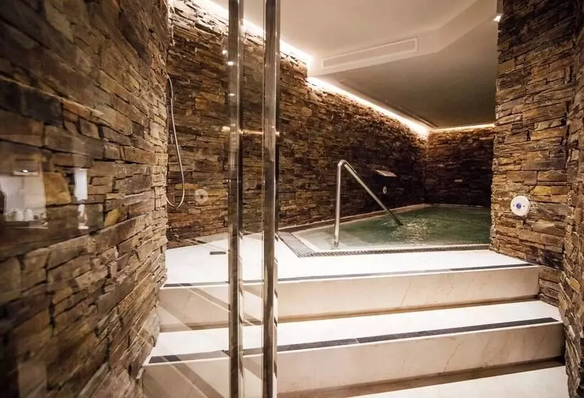 Отель El Lodge, Ski & Spa