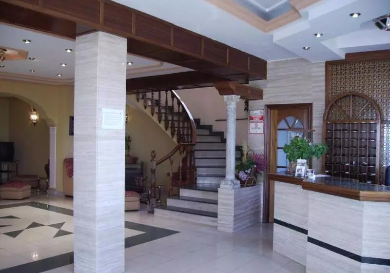 Отель La Lancha