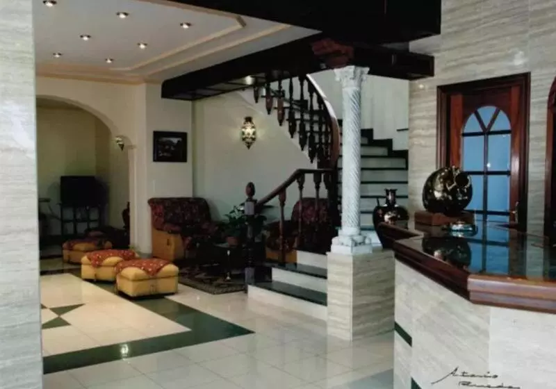 Отель La Lancha