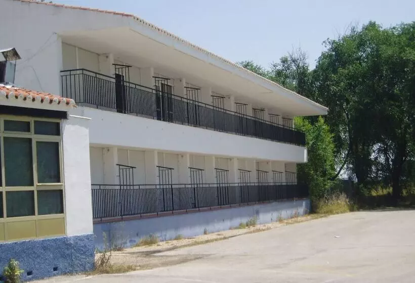 Отель Manzanares