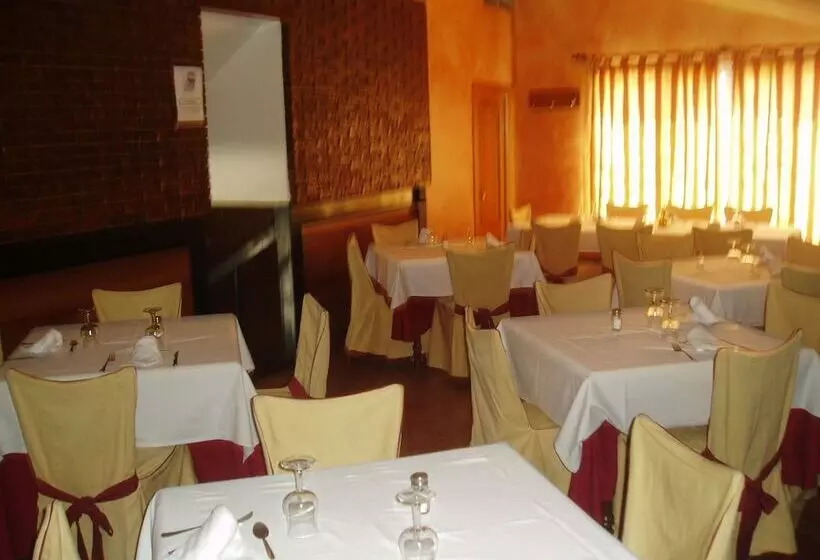 Отель Manzanares