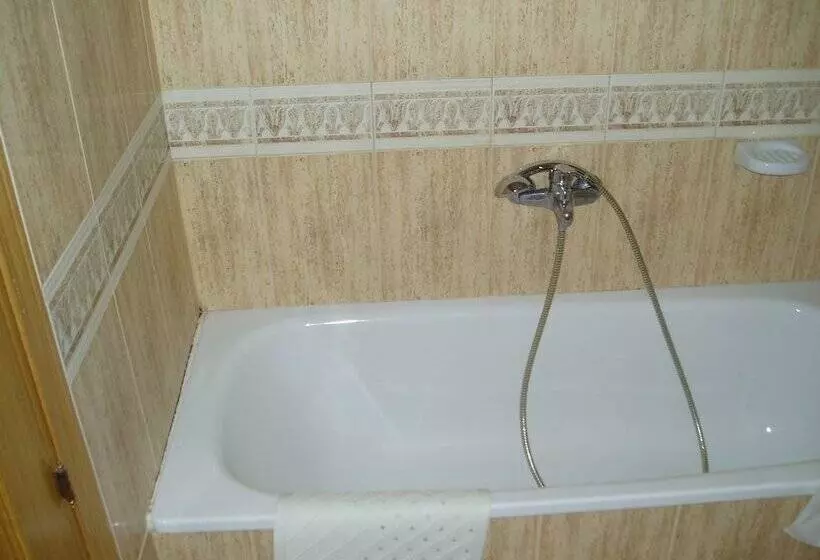 Отель Manzanares