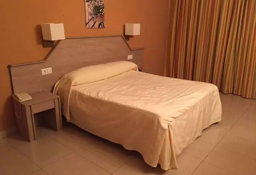 Отель Manzanares